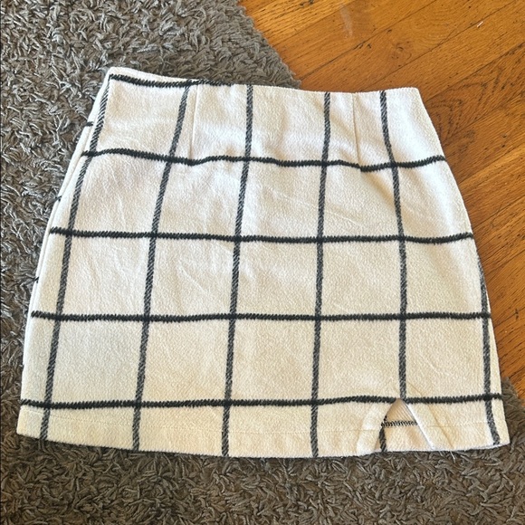 Lulus Spence Plaid White and Black Mini Skirt size Small - Picture 2 of 10
